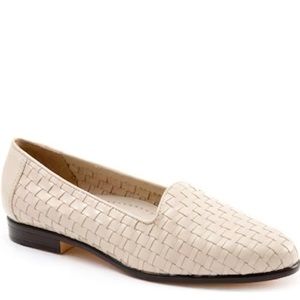Trotters Ivory Woven Calf Skin Leather Weaved Slip On Liz Loafer Flat Shoe